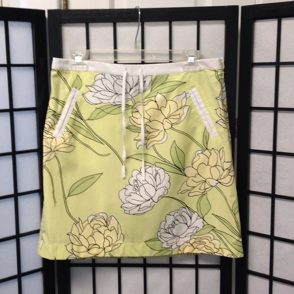 Dresses & Skirts - -Ann Taylorskirt size 8